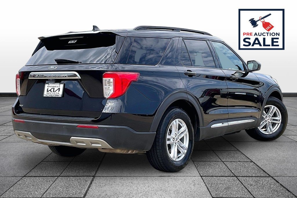 Used 2023 Ford Explorer XLT w/ Equipment Group 202A RWD image 13