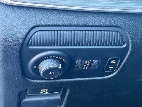 Used 2024 Jeep Wagoneer Series II w/ Flexible Seating Group image 10