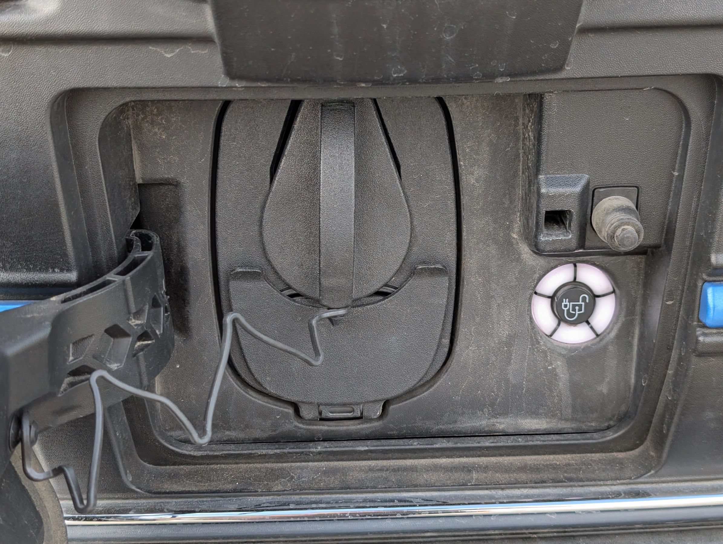 Used 2023 Ford E-Transit Medium Roof RWD image 4