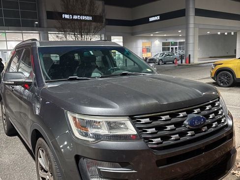 Used 2016 Ford Explorer Limited w/ Equipment Group 301A image 4