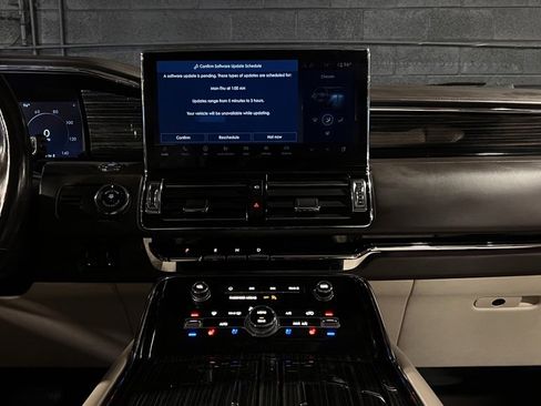 Used 2022 Lincoln Navigator Black Label image 24