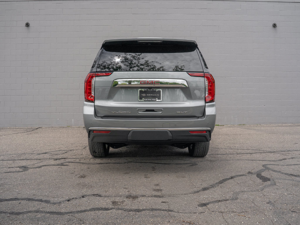 Used 2023 GMC Yukon XL SLT w/ SLT Premium Package AWD/4WD image 6