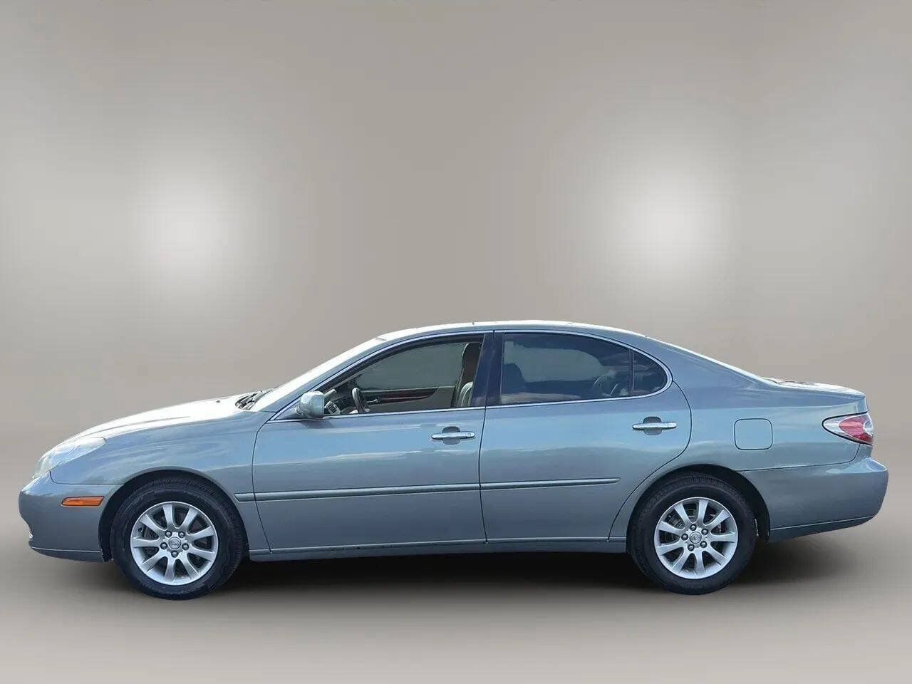 Used 2002 Lexus ES 330 FWD image 4