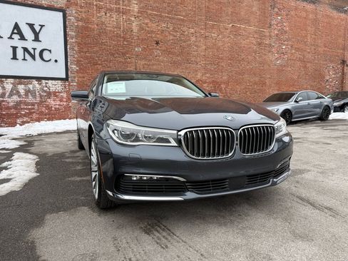 Used 2016 BMW 750i xDrive 4dr Sdn 750i xDrive AWD image 2