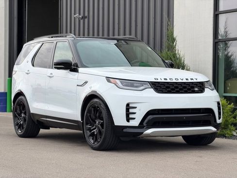 Used 2024 Land Rover Discovery Dynamic SE AWD/4WD image 4