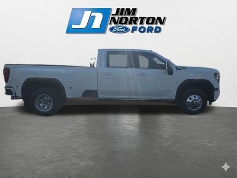 Used 2026 GMC Sierra 3500 Denali w/ Denali Reserve Package AWD/4WD image 8