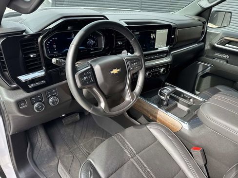 Used 2023 Chevrolet Silverado 1500 High Country image 4