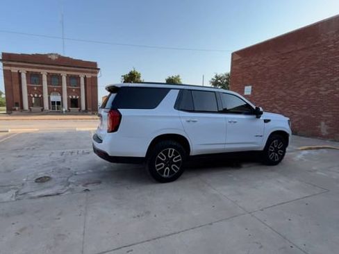 Used 2023 GMC Yukon AT4 w/ Technology Package AWD/4WD image 8