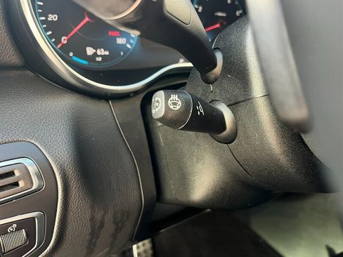 Used 2020 Mercedes-Benz C 300 4MATIC Sedan image 33