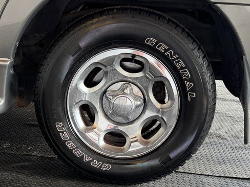 Used 2000 Lincoln Navigator 2WD image 8