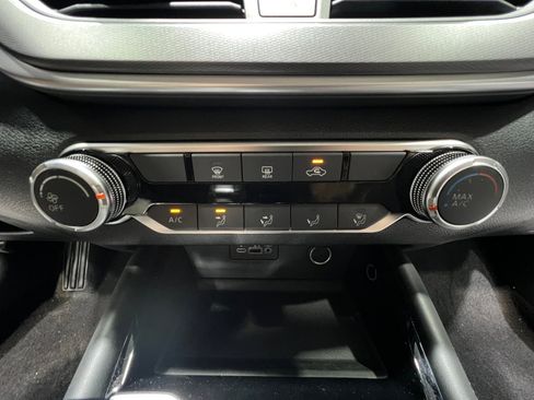 New 2025 Nissan Altima 2.5 SR image 12