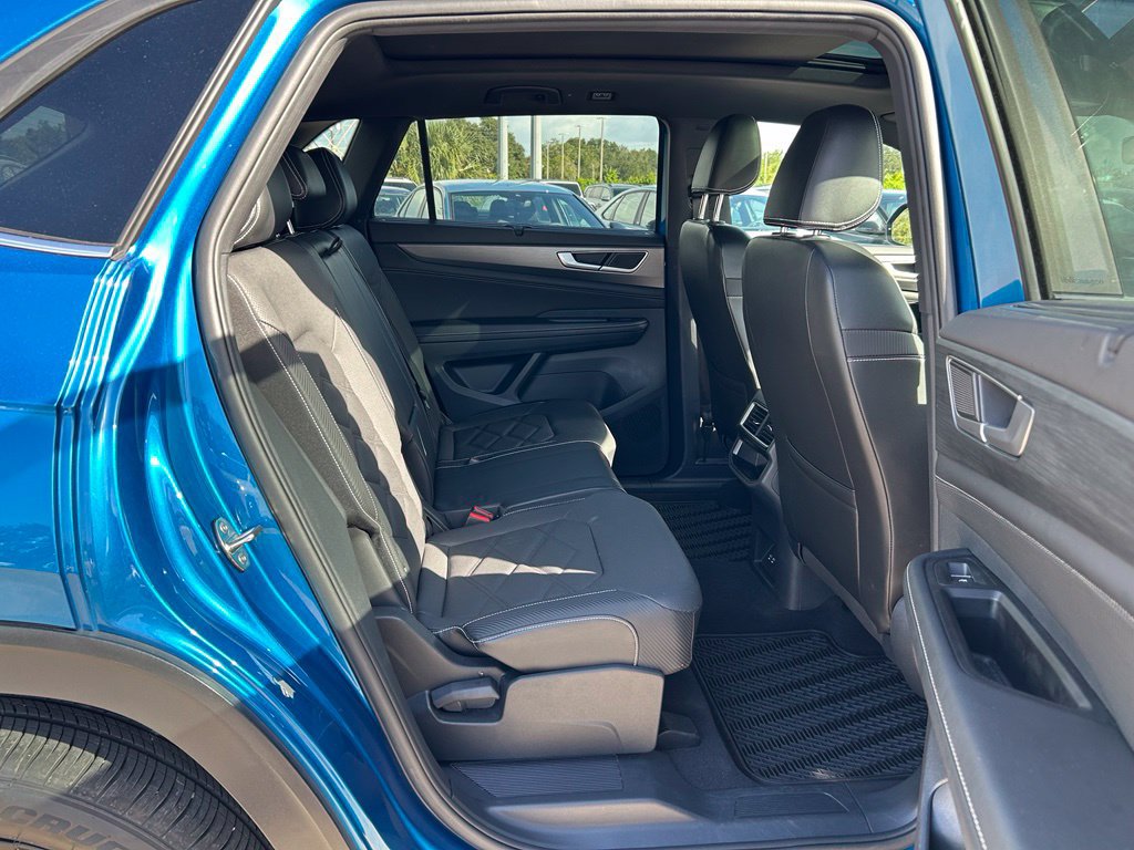 Used 2024 Volkswagen Atlas Cross Sport SE AWD/4WD image 40