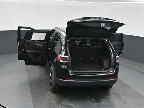 New 2026 Jeep Compass Latitude image 51