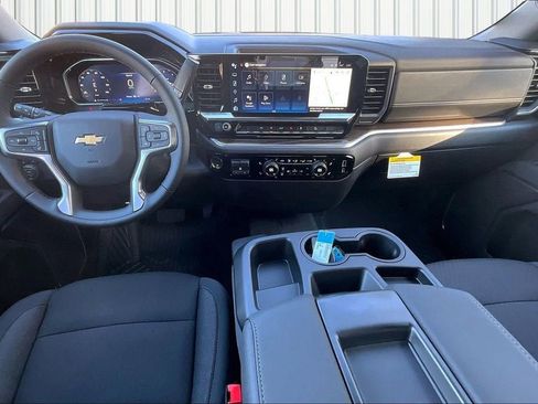 New 2026 Chevrolet Silverado 1500 LT w/ Z71 Off-Road Package image 2