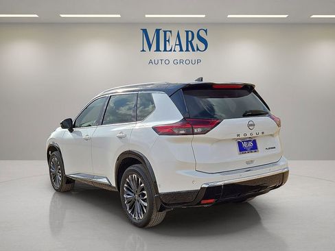 Used 2024 Nissan Rogue Platinum w/ Platinum Premium Package image 3