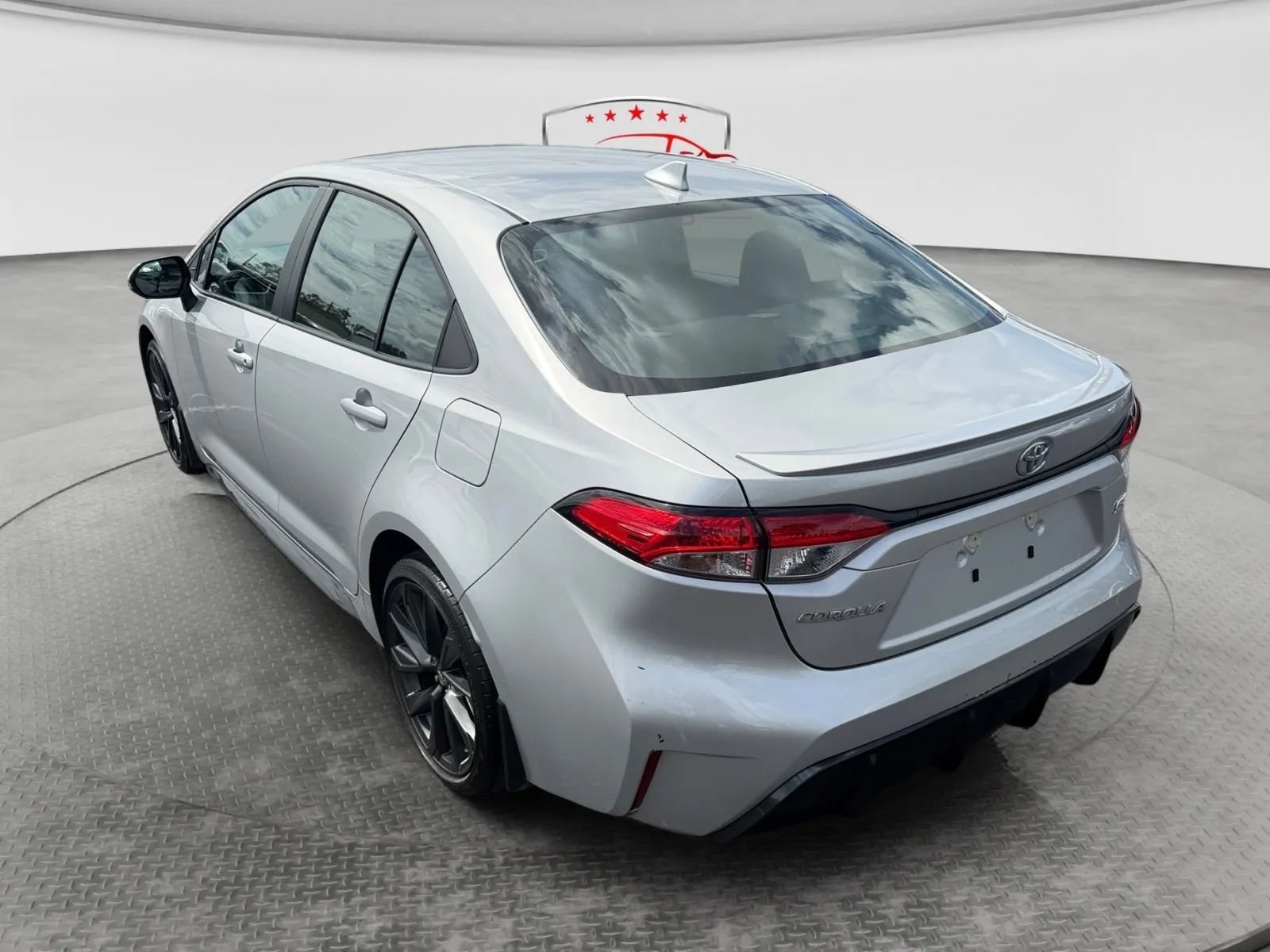 Used 2025 Toyota Corolla SE FWD image 5