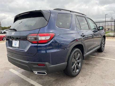 Certified 2025 Honda Pilot Sport image 4
