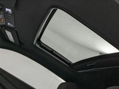 Used 2017 Mercedes-Benz E 300 4MATIC image 16