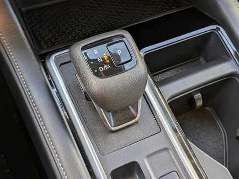 Used 2025 Nissan Pathfinder SV image 38