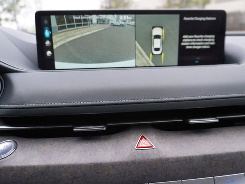 Used 2023 Genesis G80 image 14