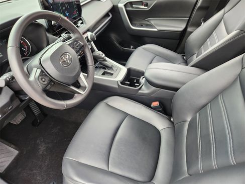 Used 2024 Toyota RAV4 XLE Premium image 17