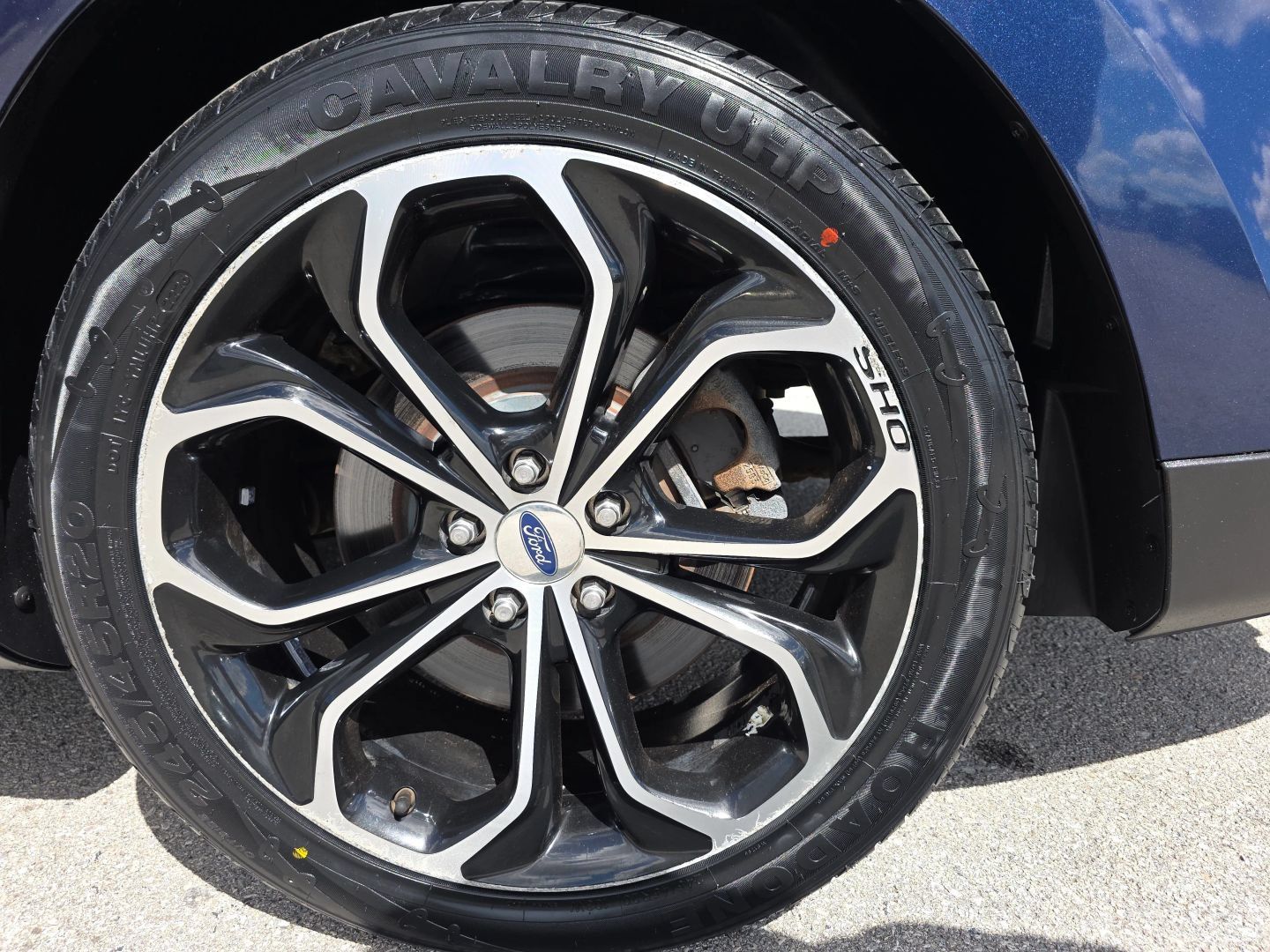 Used 2016 Ford Taurus SHO AWD/4WD image 39