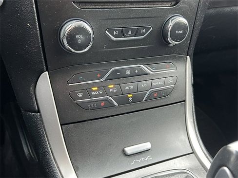 Used 2015 Ford Edge SEL w/ Equipment Group 201A image 25