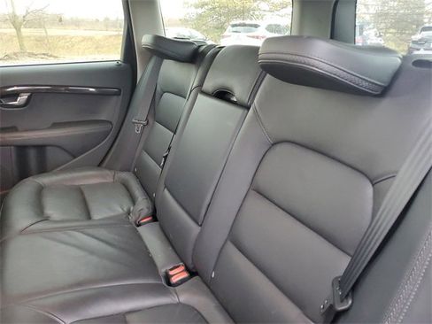 Used 2016 Volvo XC70 T5 Premier w/ Proximity Package image 9