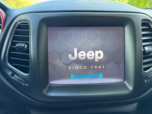 Used 2021 Jeep Compass Trailhawk image 32