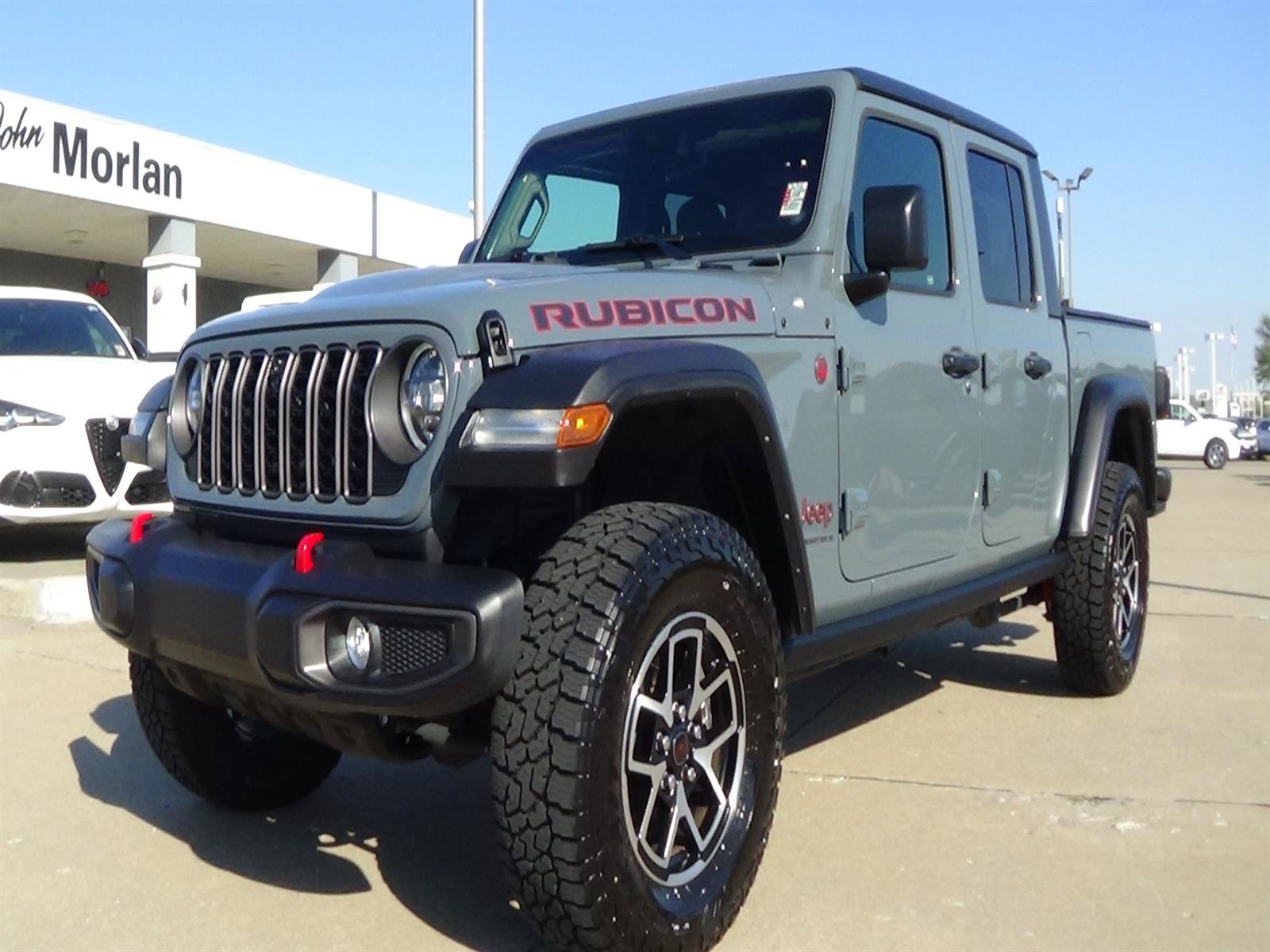 Used 2024 Jeep Gladiator Rubicon w/ Technology Group AWD/4WD image 2