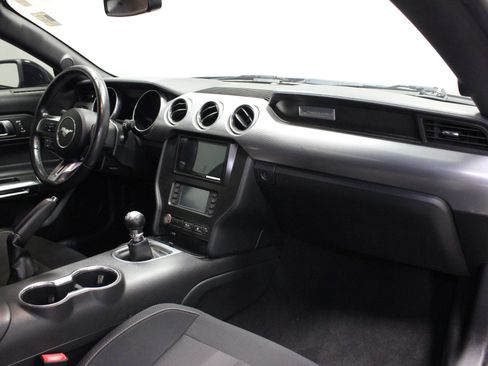 Used 2019 Ford Mustang GT RWD image 17