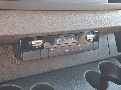 Used 2022 Mercedes-Benz Sprinter 144 Cargo image 16