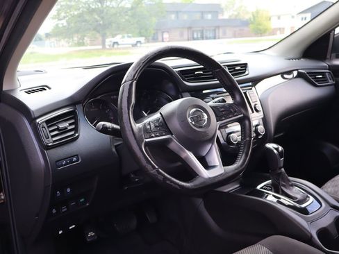 Used 2020 Nissan Rogue Sport SV w/ All-Weather Package AWD/4WD image 15