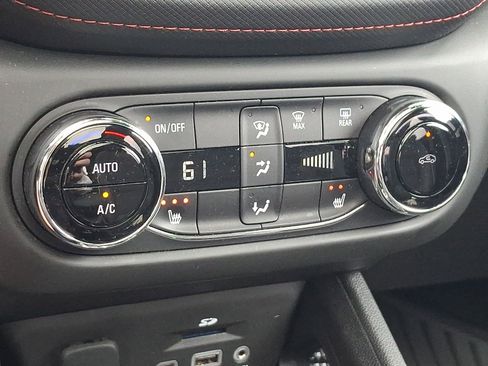 Used 2022 Chevrolet TrailBlazer RS w/ Sun and Liftgate Package AWD/4WD image 16