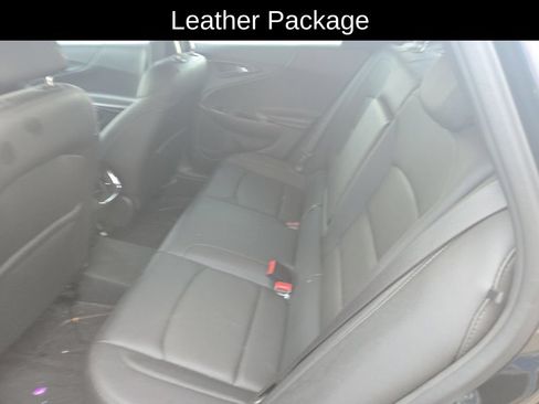 Used 2019 Chevrolet Malibu Hybrid w/ Leather Package FWD image 9