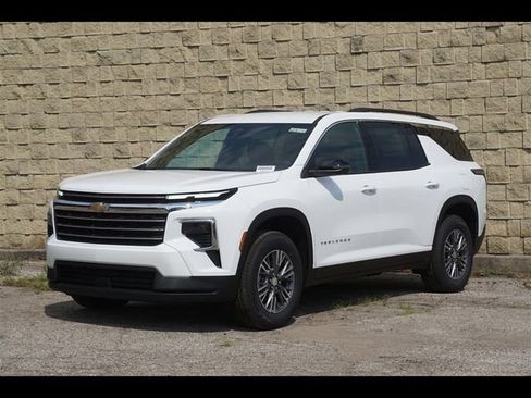 New 2026 Chevrolet Traverse LT image 1