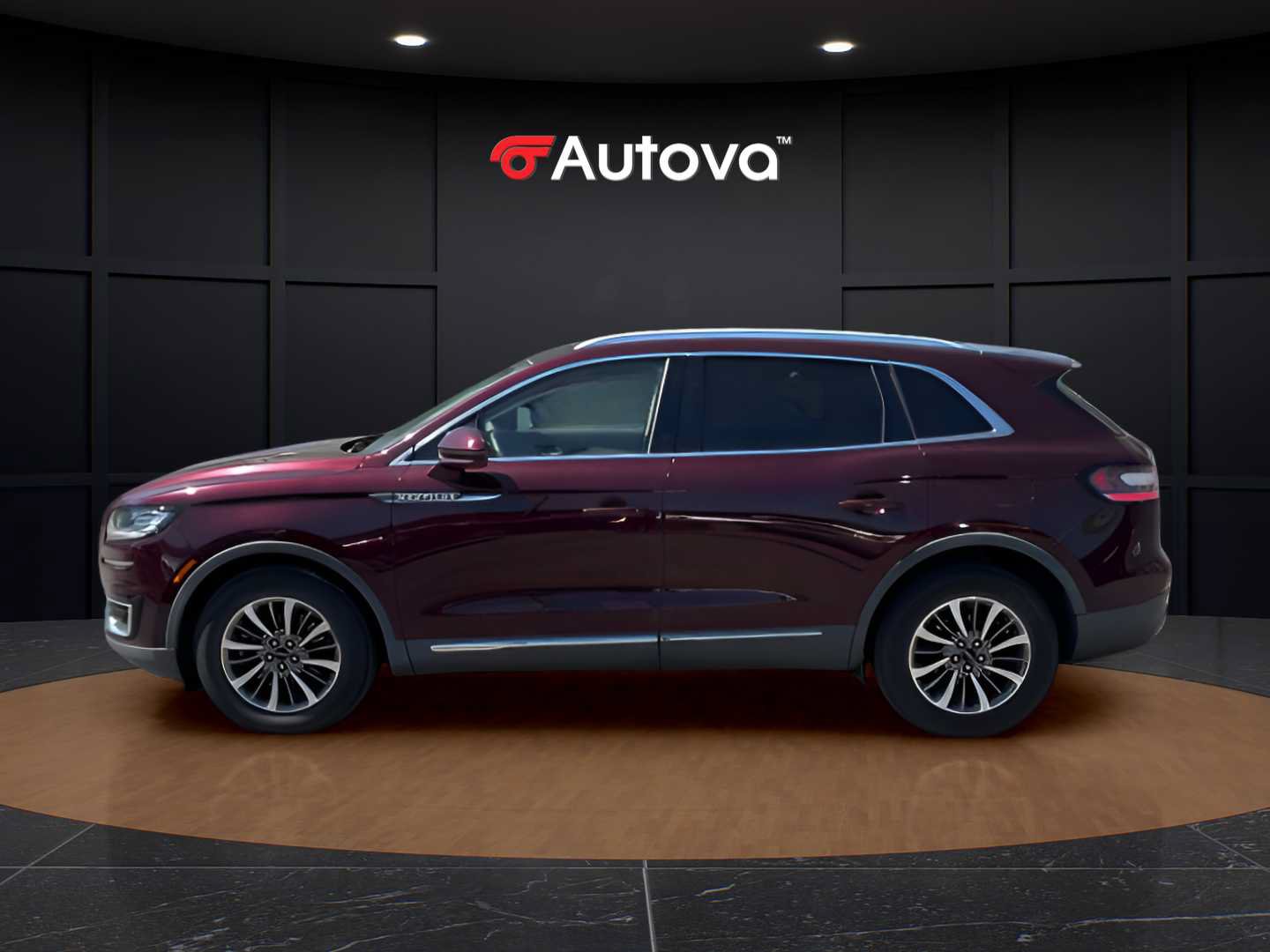 Used 2019 Lincoln Nautilus Select AWD/4WD image 2