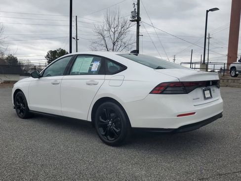 Certified 2025 Honda Accord SE image 6