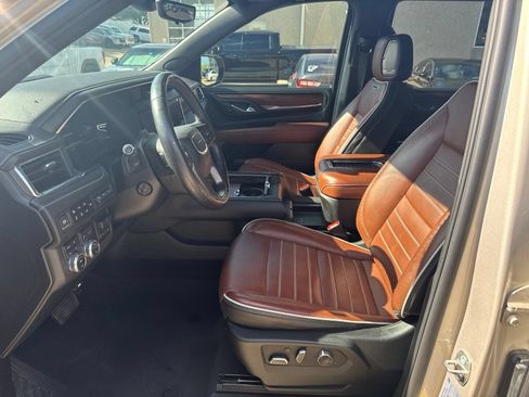 Used 2024 GMC Yukon Denali Ultimate AWD/4WD image 12