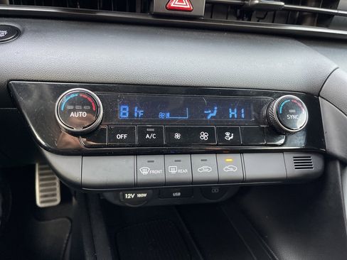 Certified 2025 Hyundai Elantra Sport w/ Cargo Package image 12