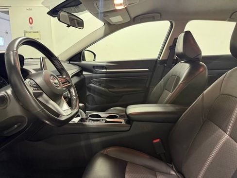 Used 2023 Nissan Altima 2.5 SR FWD image 11