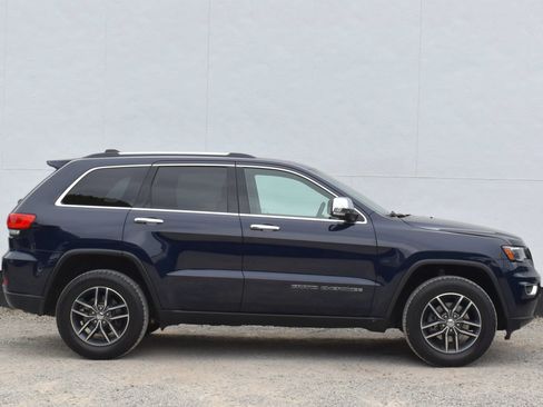 Used 2017 Jeep Grand Cherokee Limited w/ Luxury Group II AWD/4WD image 42