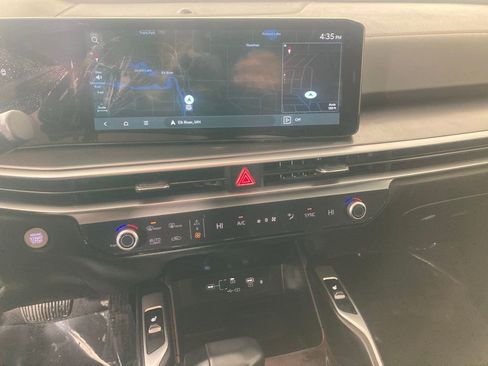 Certified 2024 Kia Sorento S image 2