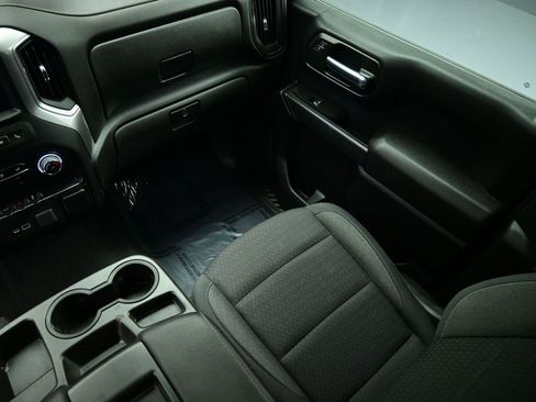 Used 2022 Chevrolet Silverado 1500 Custom image 8