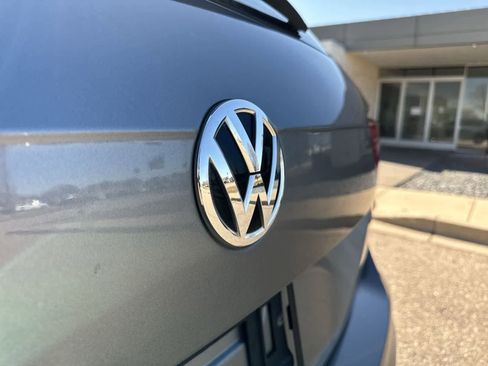 Used 2021 Volkswagen Tiguan SE R-Line w/ 2-Row Tiguan MDO Package image 12