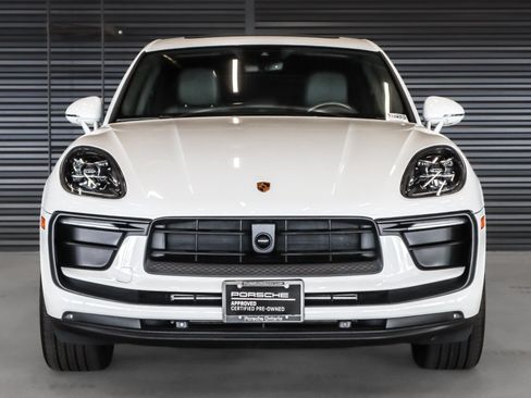 Certified 2024 Porsche Macan AWD/4WD image 8