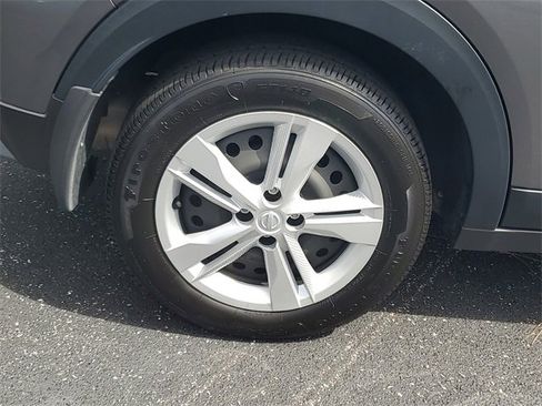 Used 2024 Nissan Kicks S image 6