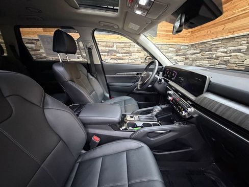 Used 2025 Kia Telluride EX image 14