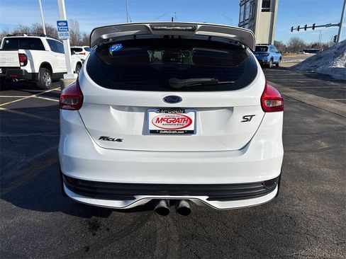 Used 2018 Ford Focus ST w/ Equipment Group 402A image 6