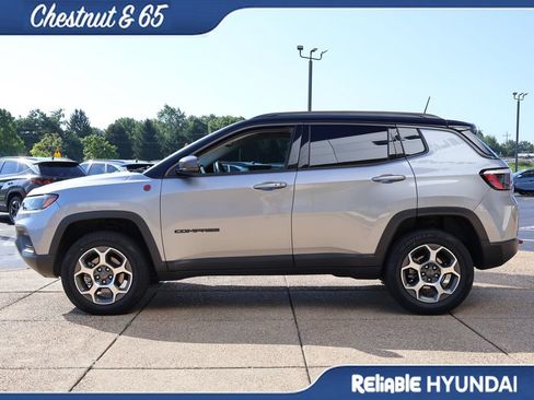 Used 2022 Jeep Compass Trailhawk w/ Trailhawk Convenience Group AWD/4WD image 3